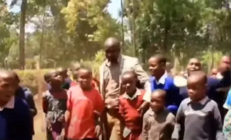 Parents and Pupils Follow Transferred Headteacher to New School, Demand His Return