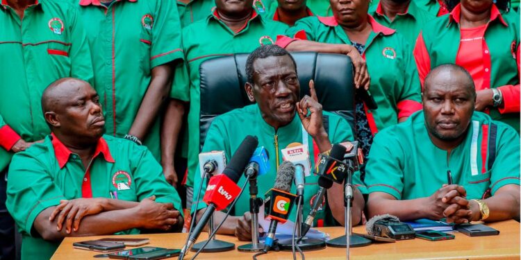Kenya National Union of Teachers (Knut) National Executive Council led by Secretary General Collins Oyuu (Center), National Chairman Patrick Munuhe (right) and National Treasurer James Ndiku addressing journalists at the Union’s headquarters in Nairobi on August 25, 2024 where they called off the strike to give room for Teachers service commission (TSC) and government to address their demands. Lucy Wanjiru | Nation